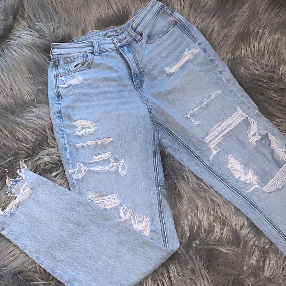 Distressed Boyfriend Jeans